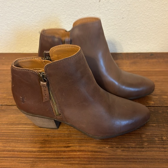 Frye Judith zip bootie ankle boots - Picture 3 of 7
